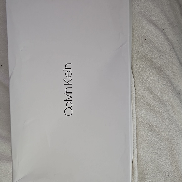 Calvin Klein Sneakers.BRAND NEW IN ORIGINAL BOX!!!! - Picture 6 of 7